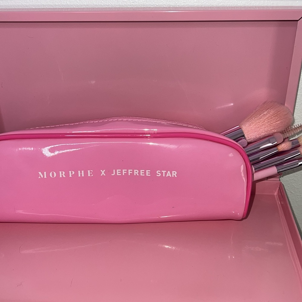 Jeffree Star makeup pouch + brushes - Picture 3 of 3